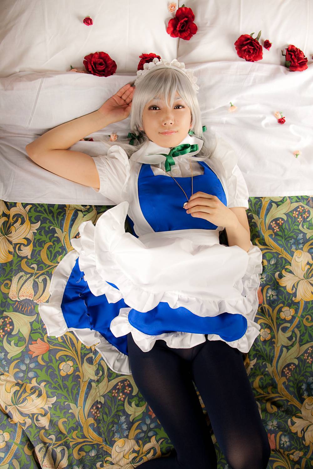 cosplay美女套图 c77 Sakuya Izayoi　白丝假发扮相(1)